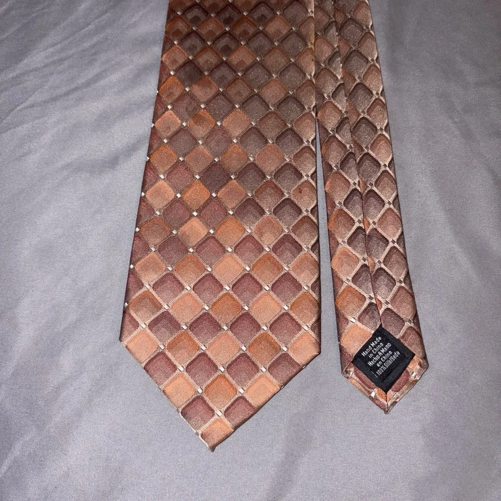 Van Heusen Silk Tie Brown/Orange/Cream‎ Geometric Design - Gorgeous in Person!